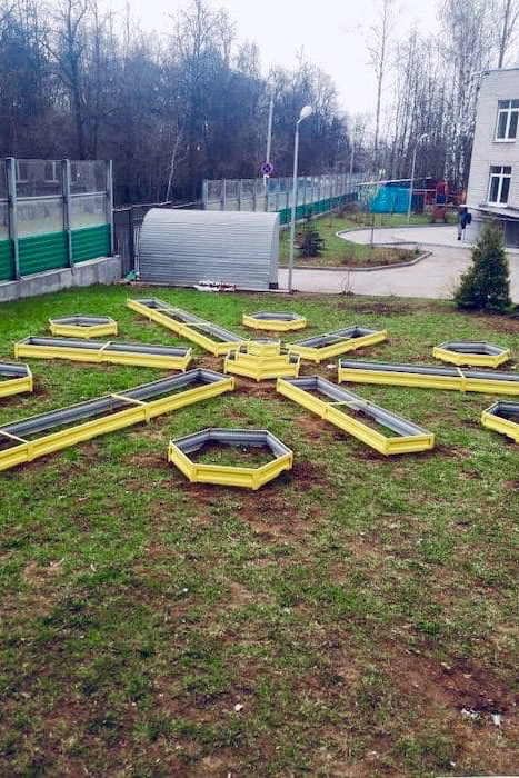 Грядки и клумбы желтого цвета